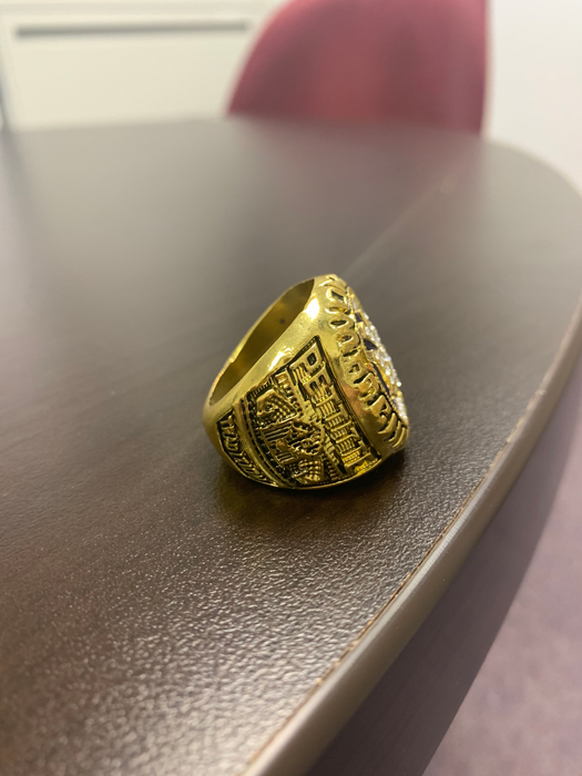 Yankee World Series Replica Ring 1998