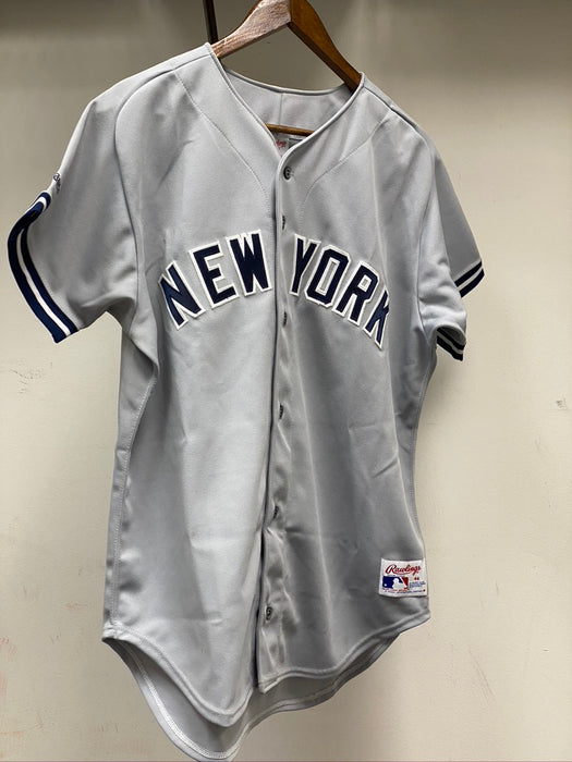 Derek Jeter Signed Gray Yankees Jersey with Original Painting and Stitched Stats