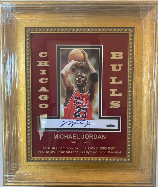 Michael Jordan Chicago Bulls Autographed Photo